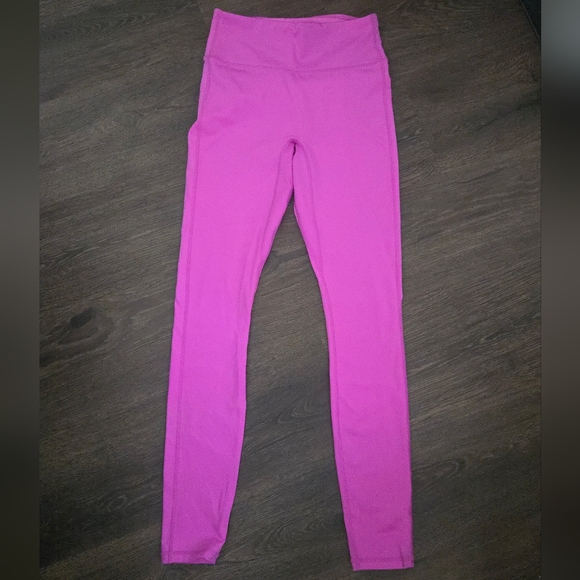 Fabletics Workout Set - Picture 3 of 6